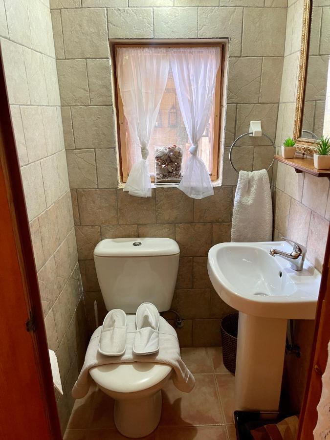 Family & Private Pool Very Good 8 Mgarr