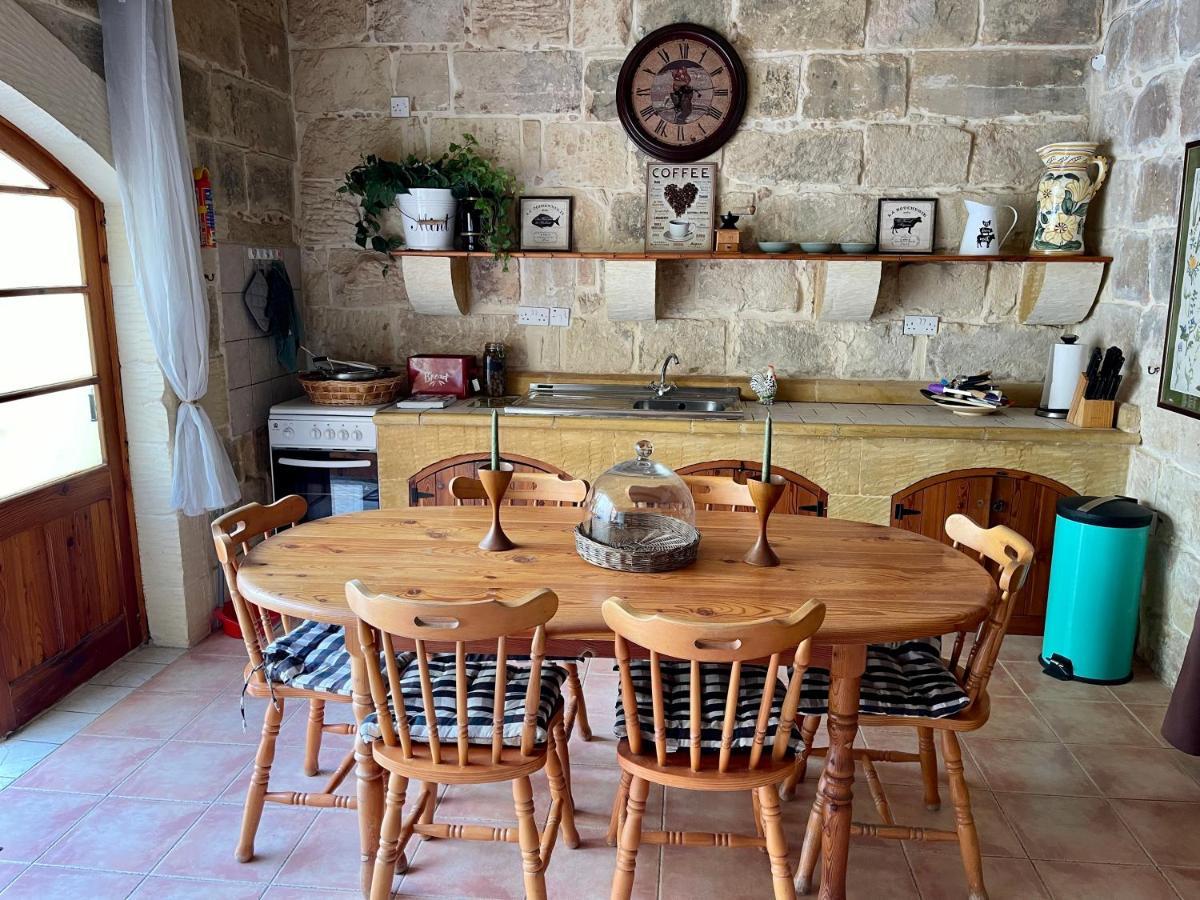 Family & Private Pool Very Good 8 * Mgarr